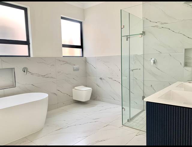 3 BEDROOM TOWNHOUSE FOR SALE IN SALT ROCK